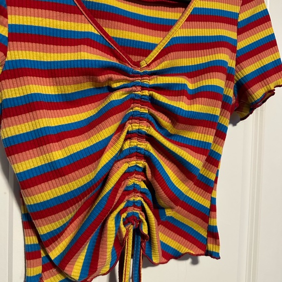 SHEIN cropped tee - Picture 3 of 4